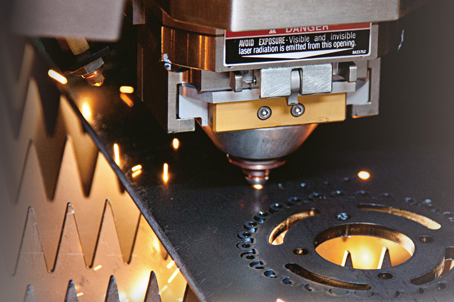 4kw laser cutting machine cutting metal